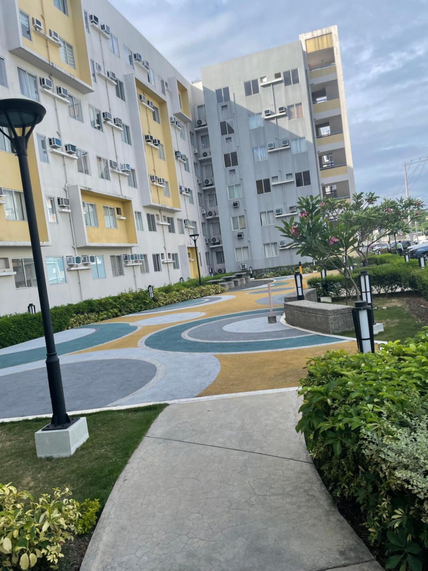 8 Spatial Condominium Davao Exterior photo